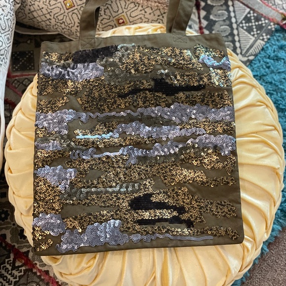 Express Sequin Tote - Picture 3 of 8